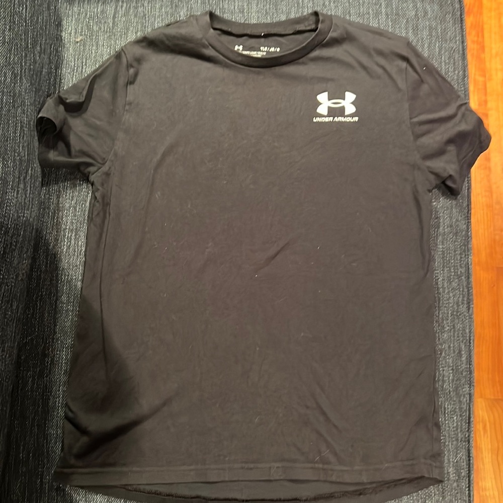 Basic Black Under Armour T Shirt - Youth L